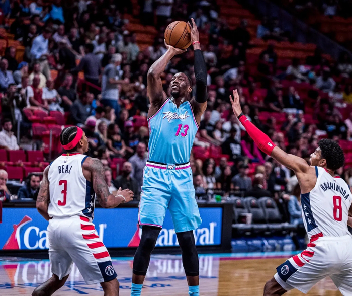 马龙刷新里程碑,罗马季后赛力克波士顿凯尔特人,晋级概率达60%的简单介绍